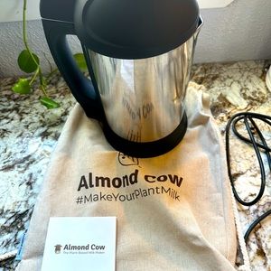 Almond cow nut milk maker
